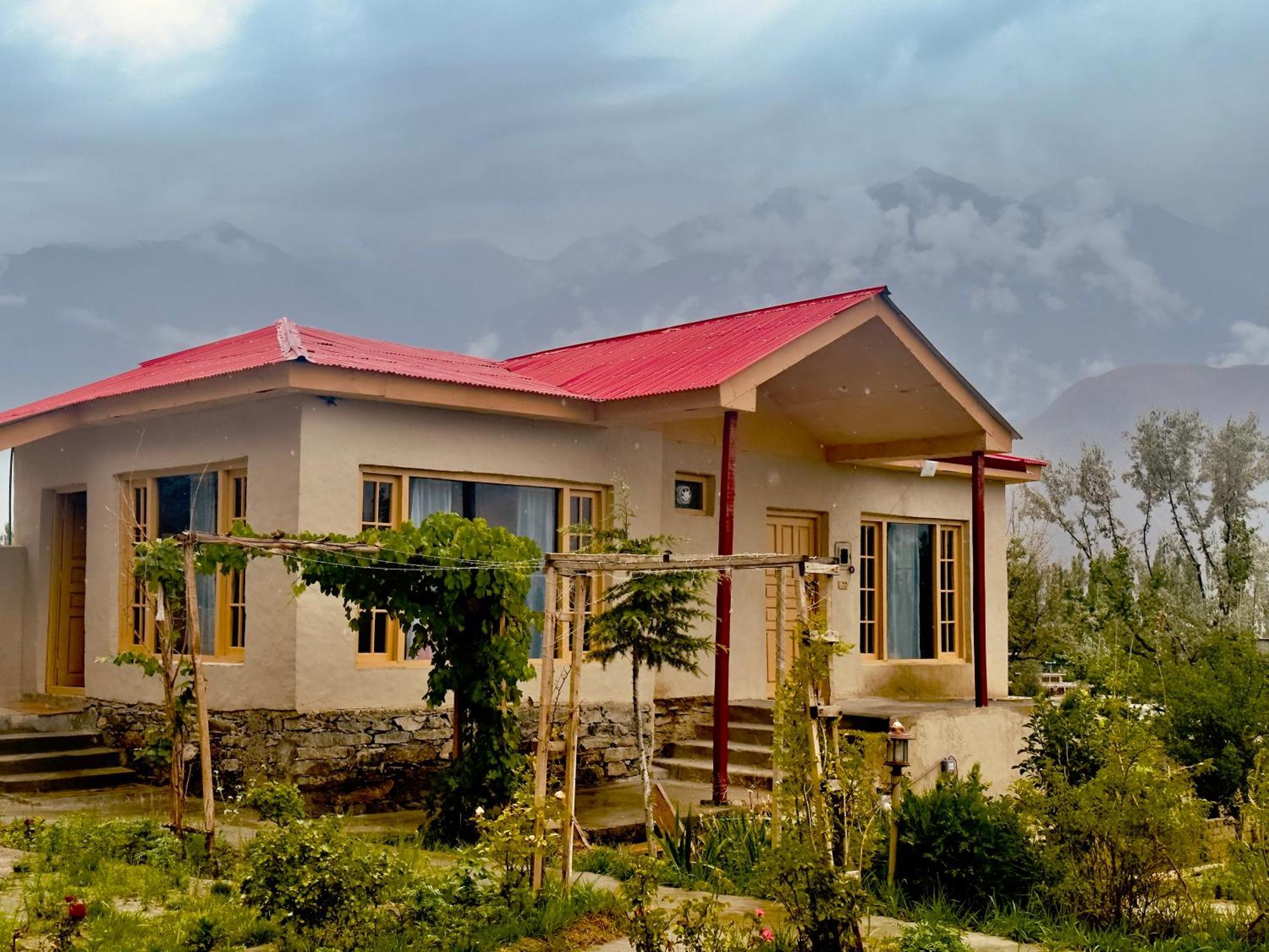 Orgventure Resorts Skardu Bagian luar foto